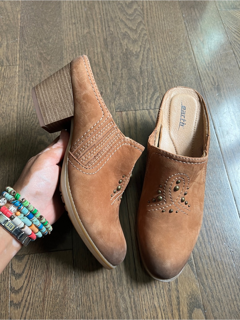 Earth Tan Suede Studded Leather Mule Clogs Women’s size 8.5